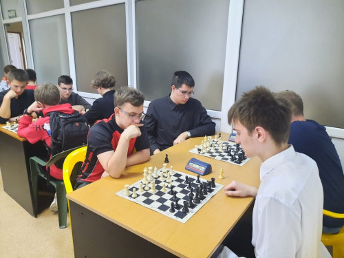 Первокурсники АмГУ завоевали первое место в соревнованиях по шахматам